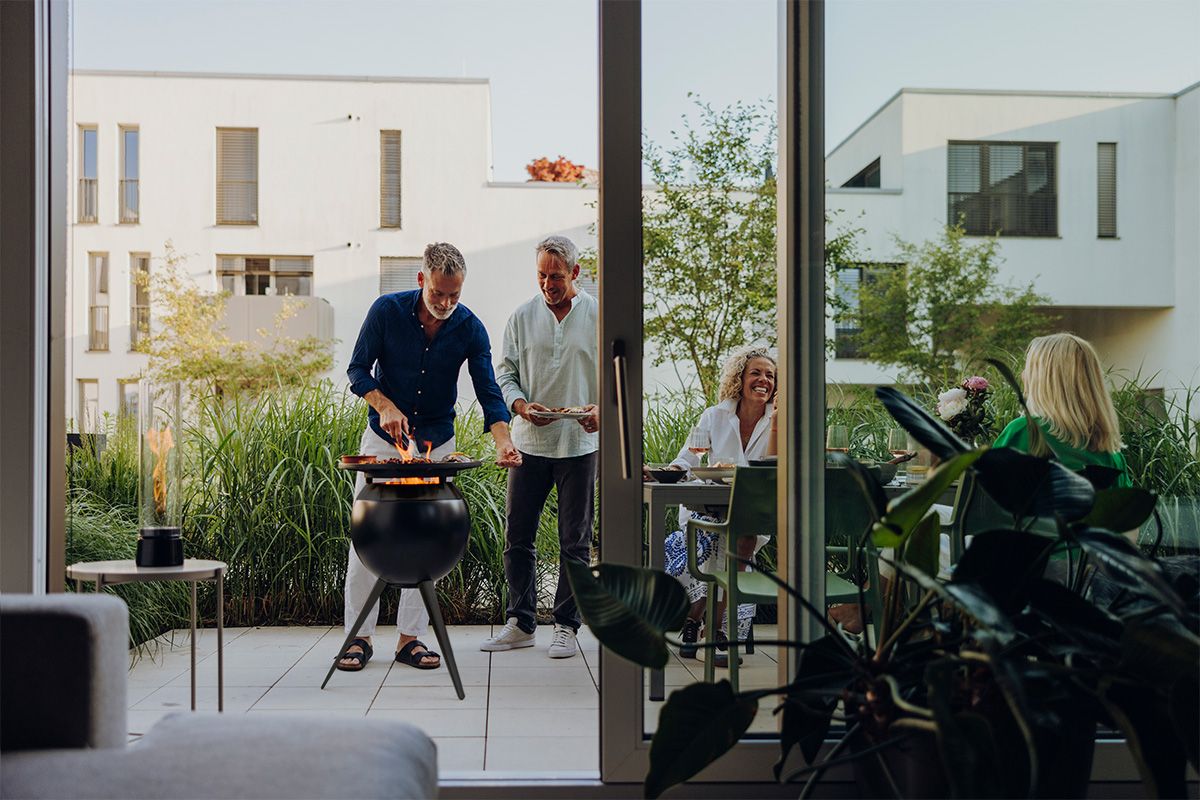 Höfats MOON 45 all Black Plancha-Grillset hoch