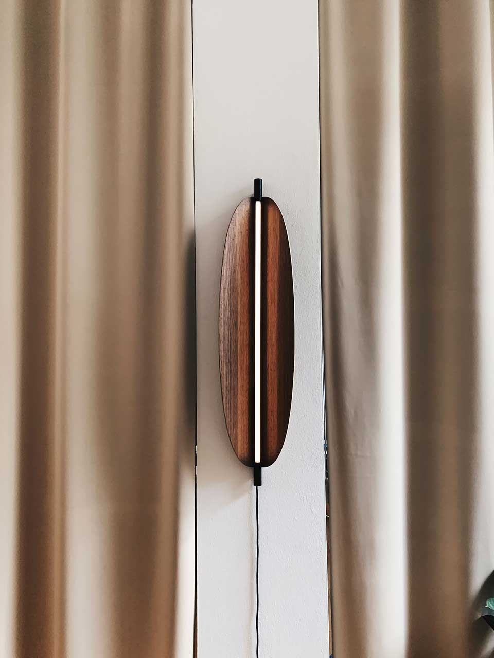 TOOY Thula Wand und Deckenleuchte