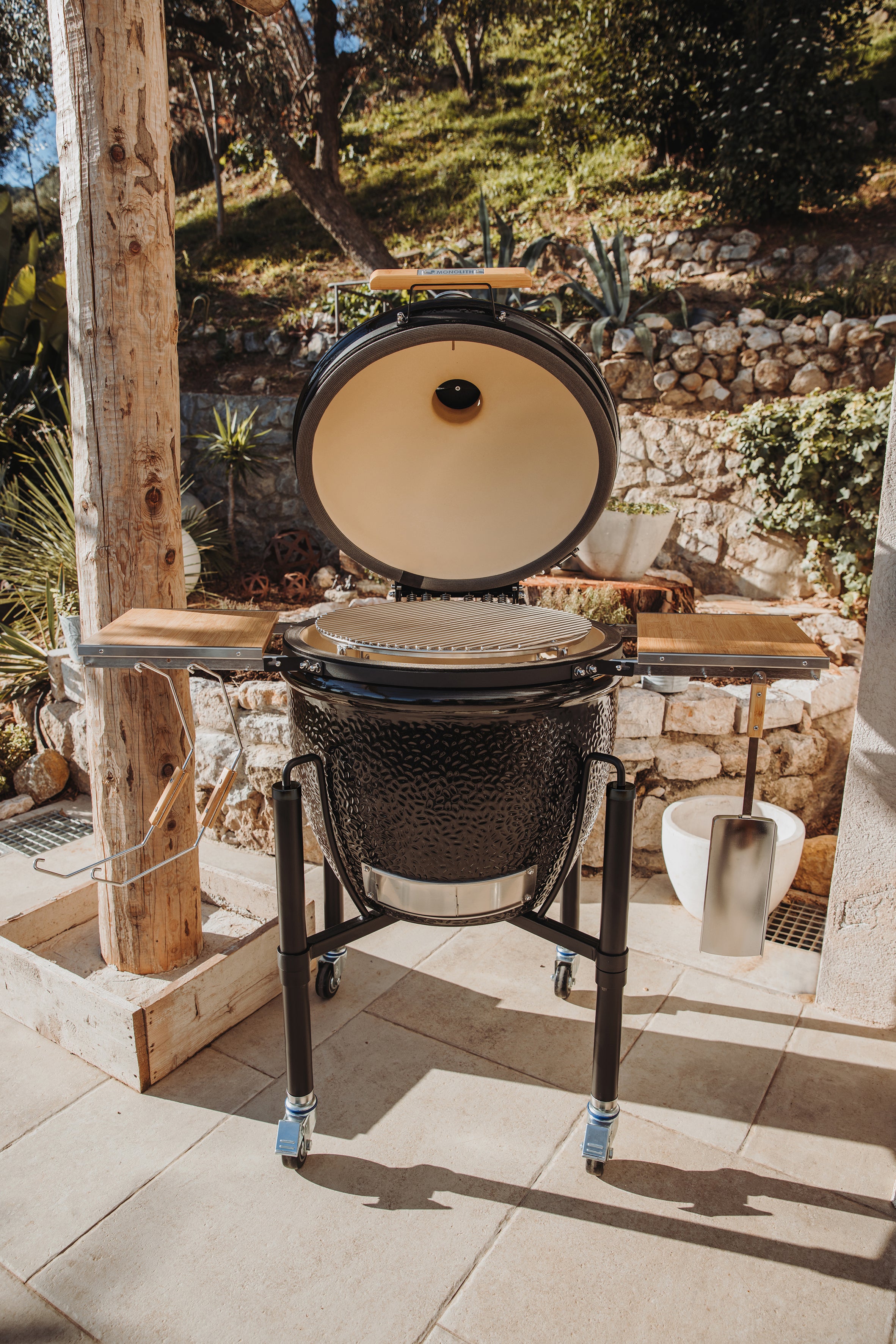 MONOLITH ONE.66 Ceramic Kamado Grill