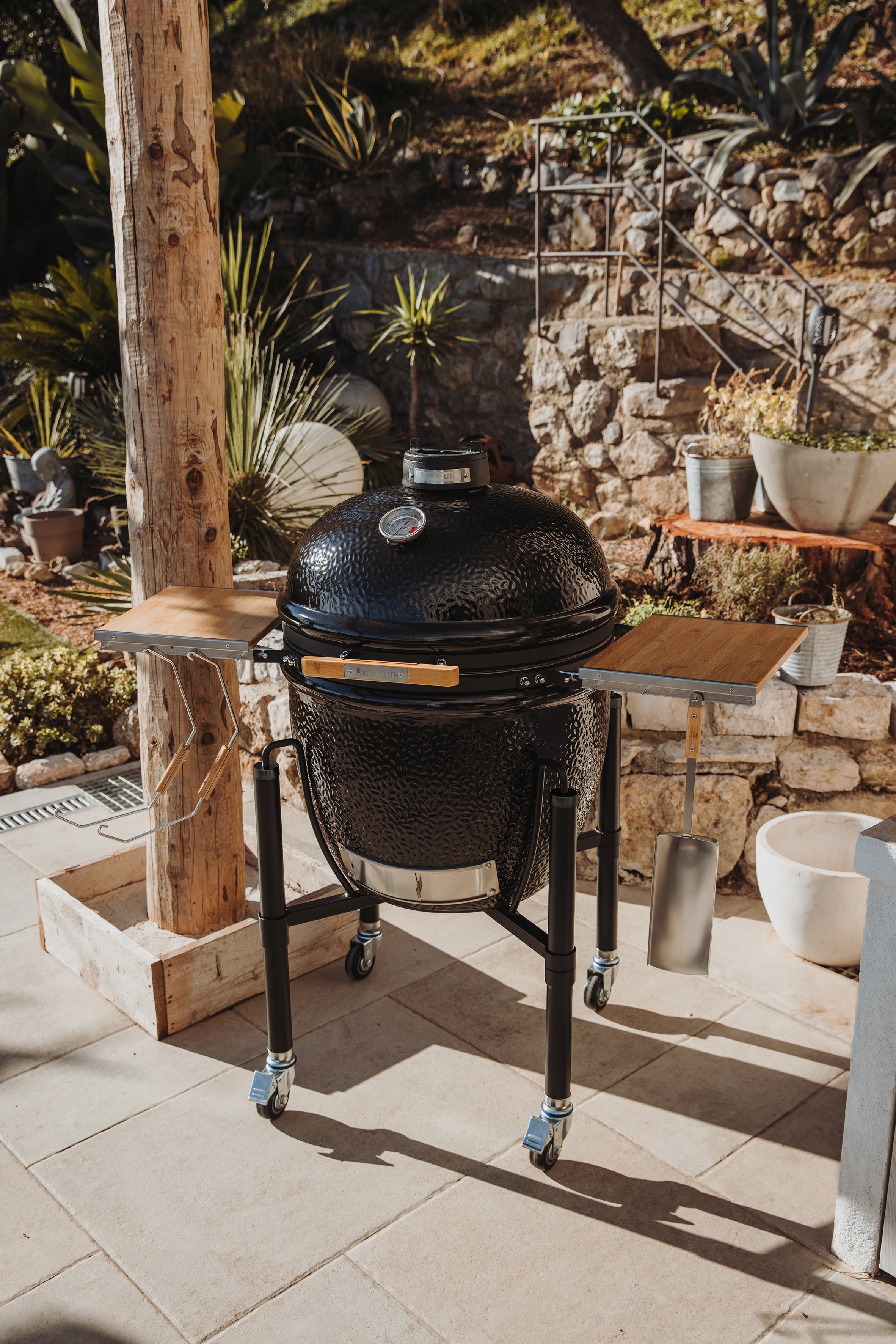 MONOLITH ONE.66 Ceramic Kamado Grill