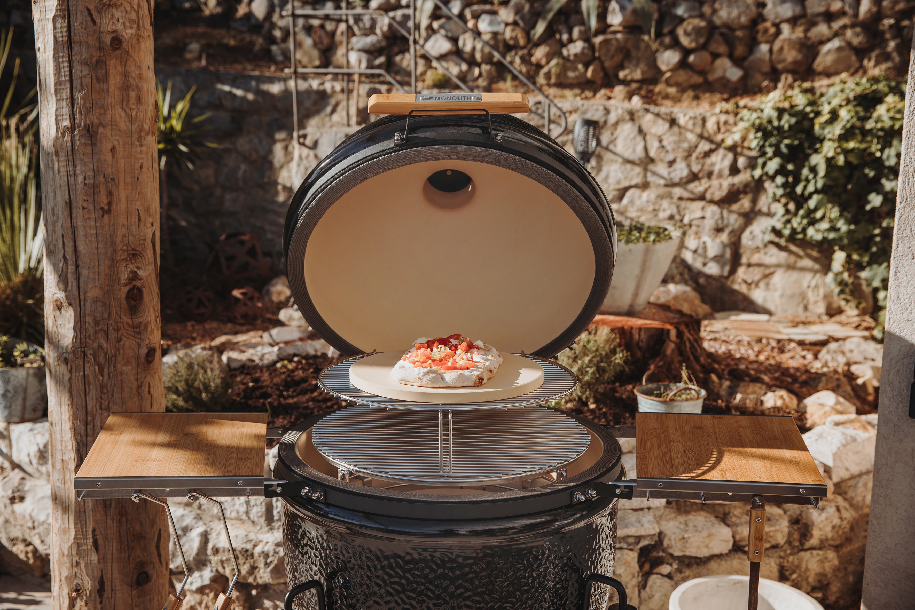 MONOLITH ONE.66 Ceramic Kamado Grill
