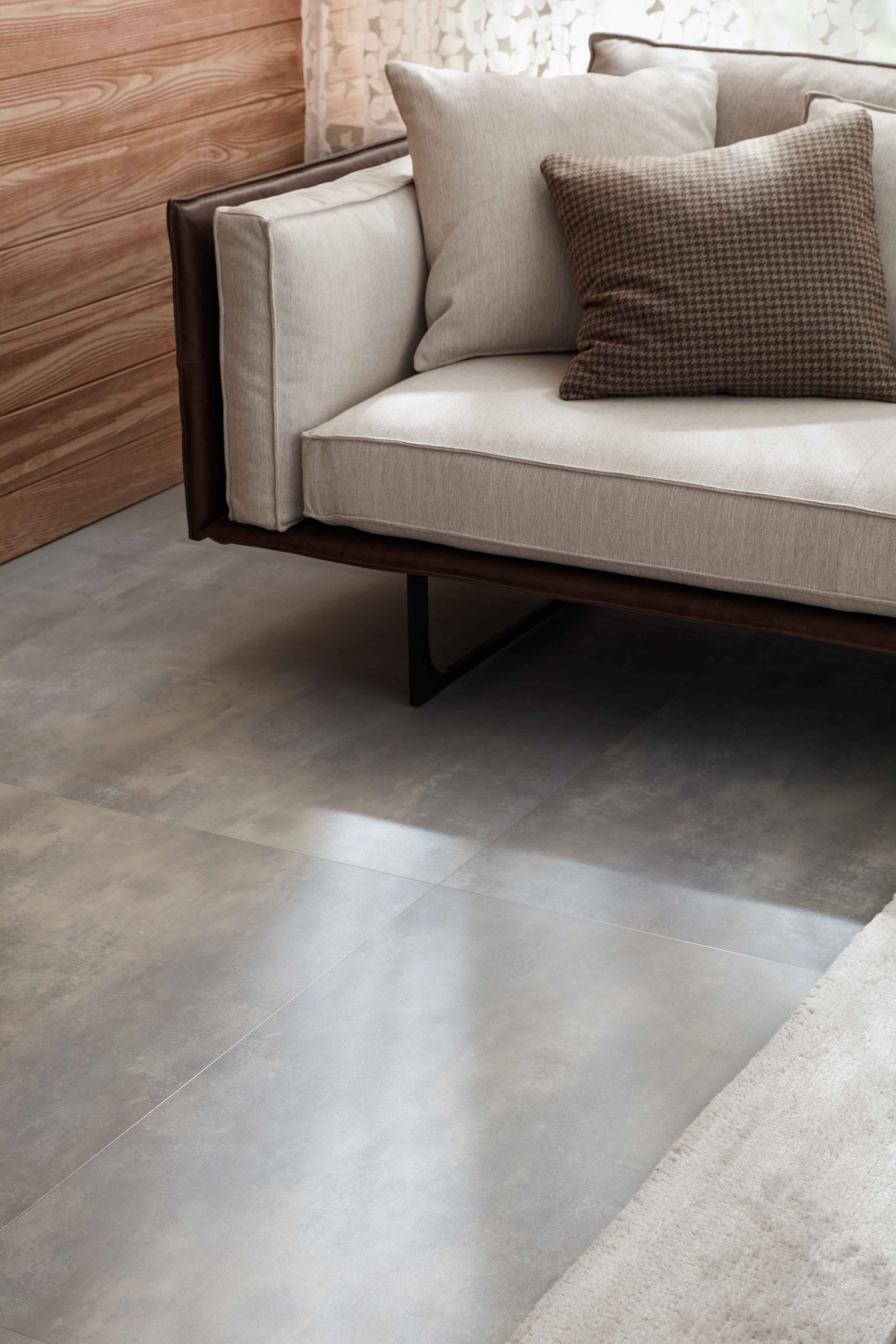 JAB Anstoetz Essence Stone