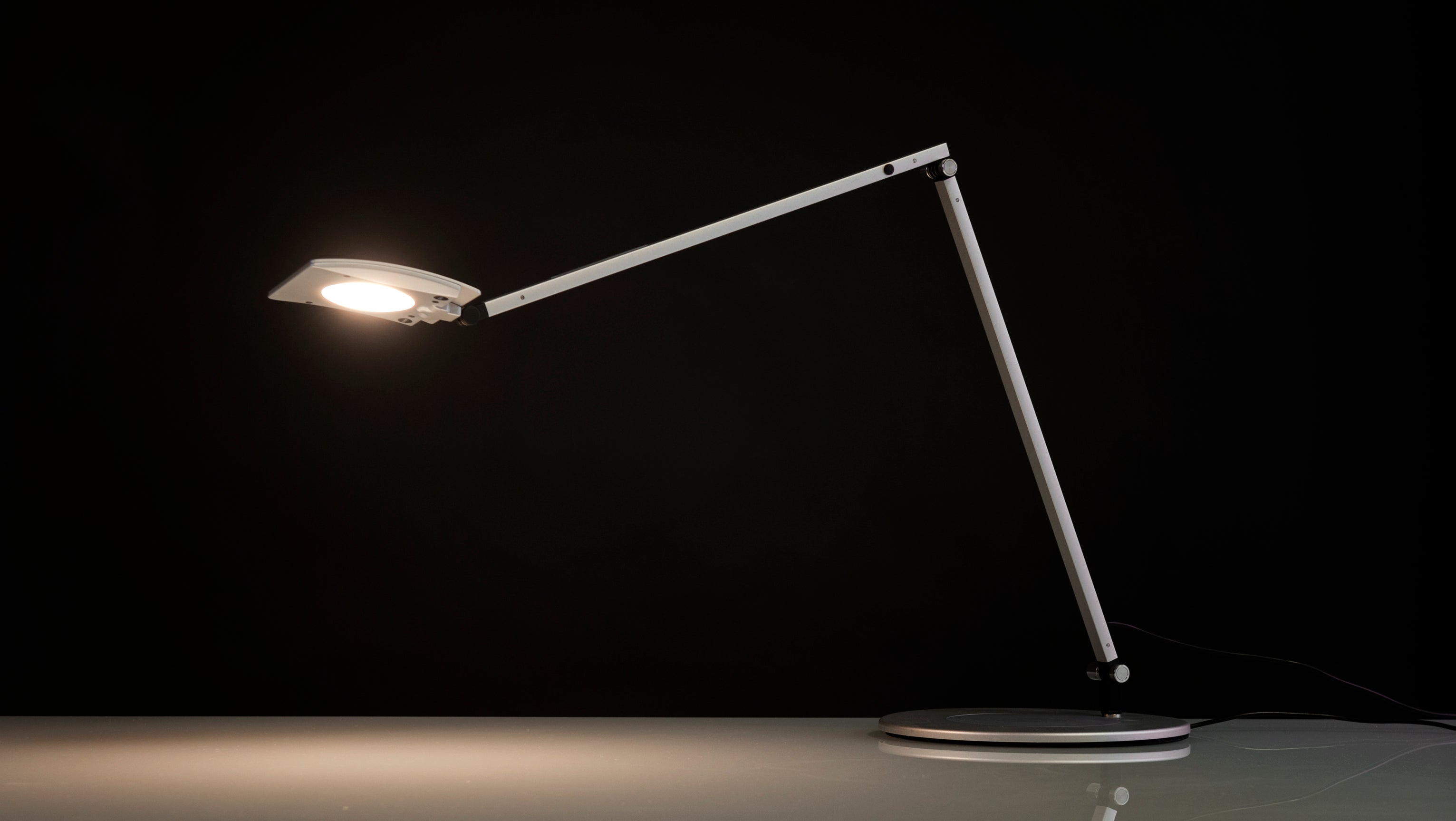 Koncept Mosso Pro LED DESK LAMP
