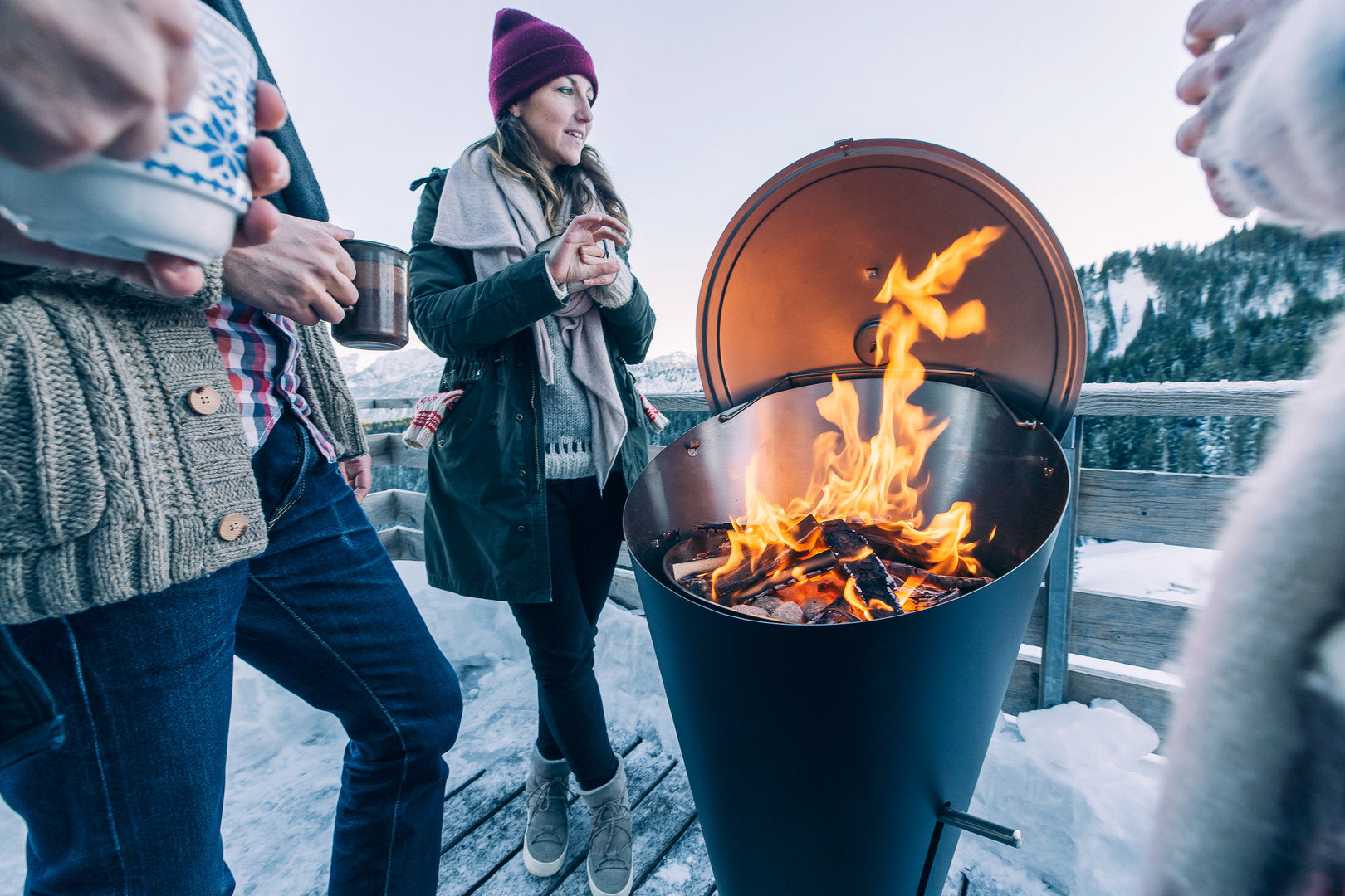 Höfats Cone Holzkohlegrill und Feuerschale